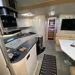 Nuit De Reve Sur Bateau Mamours Ii Homestay szállás *