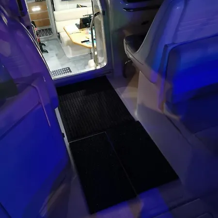 Nuit De Rêve Sur Bateau Mamours Ii *