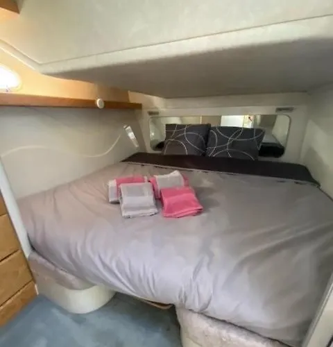 Nuit De Reve Sur Bateau Mamours Ii Rum i privatbostad Saint-Raphaël