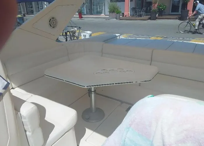 Nuit De Reve Sur Bateau Mamours Ii Rum i privatbostad Saint-Raphaël