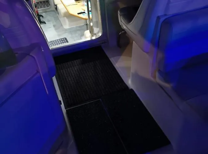 Nuit De Reve Sur Bateau Mamours Ii *